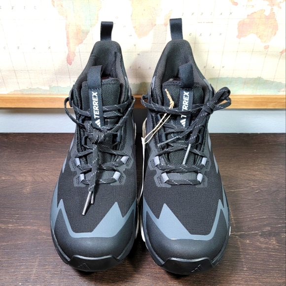 BRAND NEW Adidas Terrex Free Hiker Gore-Tex 2.0 Hiking Shoe Women's Size 9.0 - Picture 3 of 7